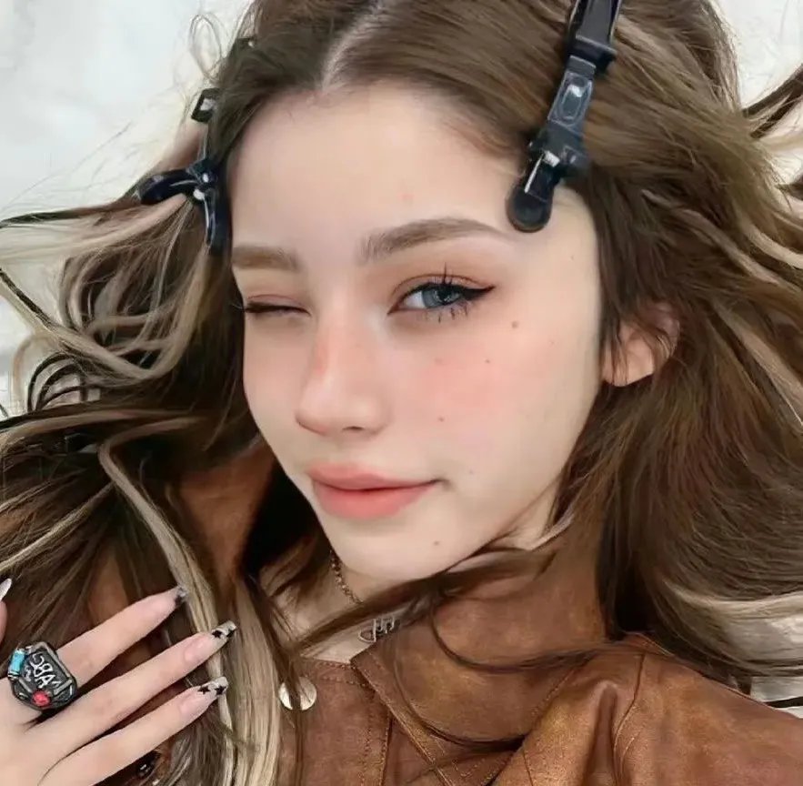 火星坏女孩海报