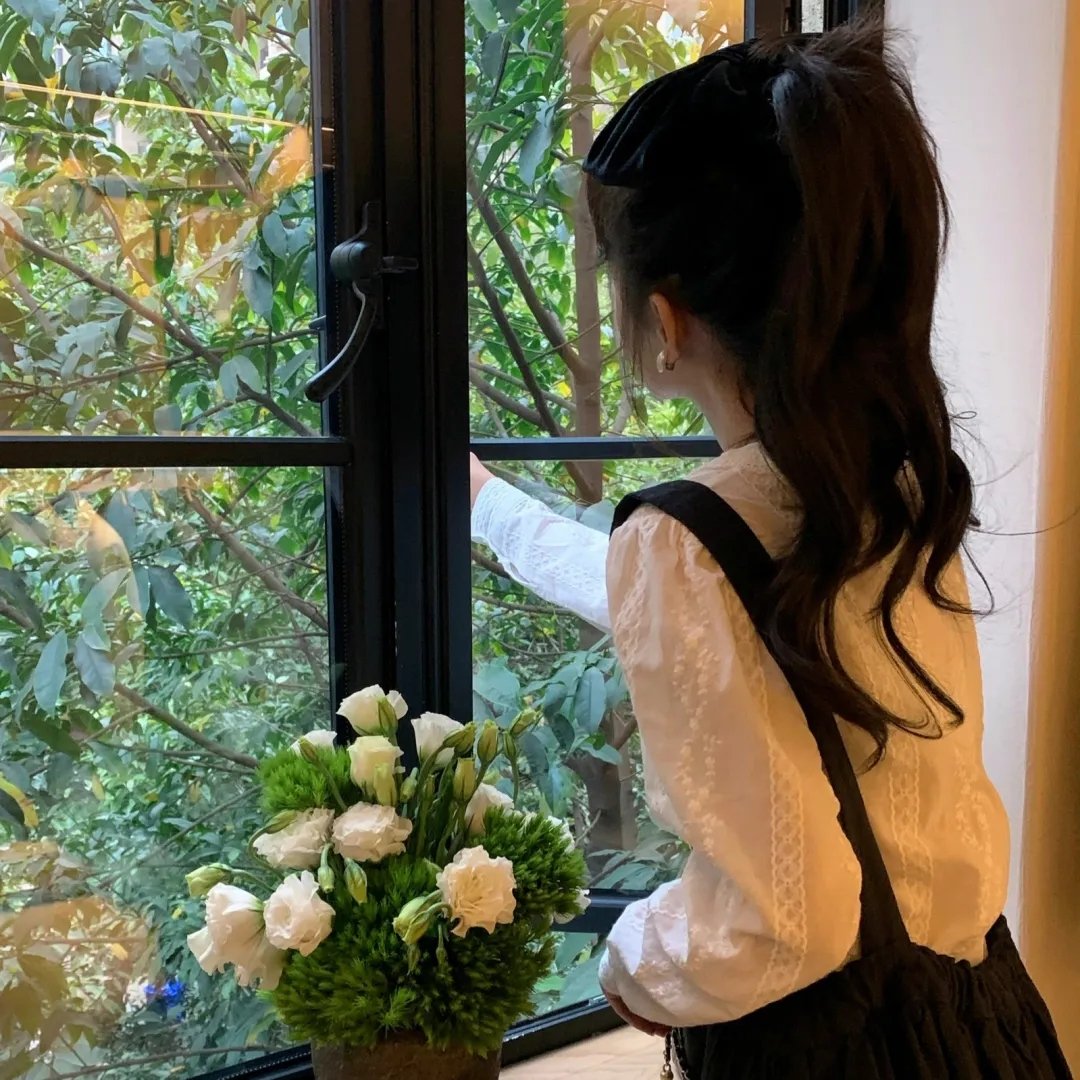 火上女人海报
