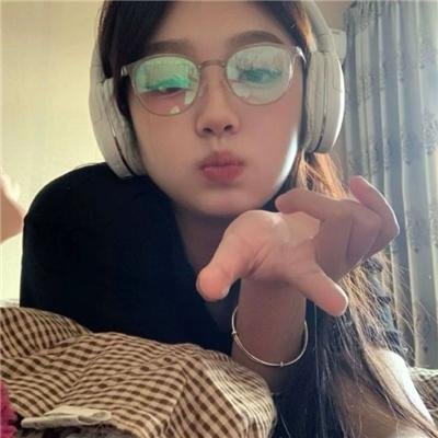 女孩的战地滑板课海报